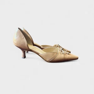 Anne Klein Women’s Beige Tan Leather Kitten Heel Pumps Size 8.5M Y2K Bow Pointed - Picture 1 of 8