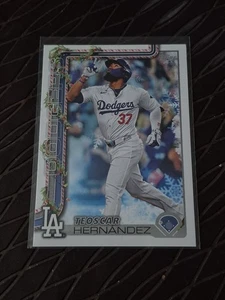 Teoscar Hernandez 2025 Topps Holiday Baseballkarte - Bild 1 von 2