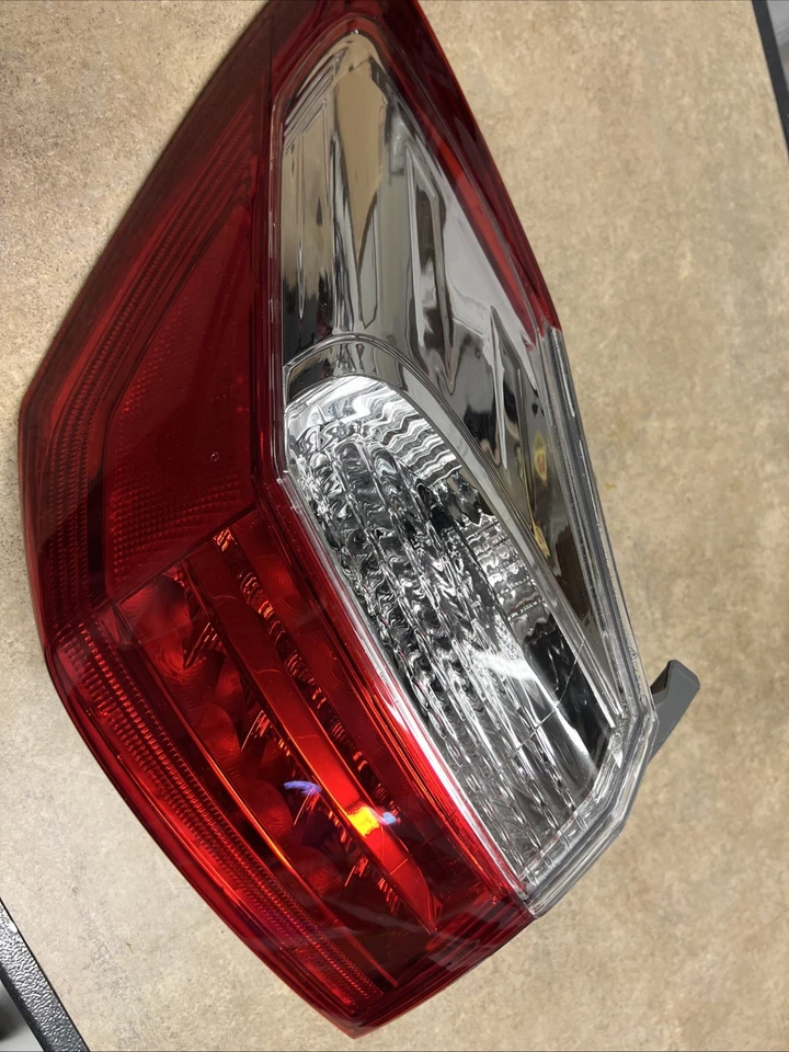 NUEVO conjunto de luces traseras para Honda Accord 2013 2014 2015 lado del conductor sedán exterior Foto 1 de 4