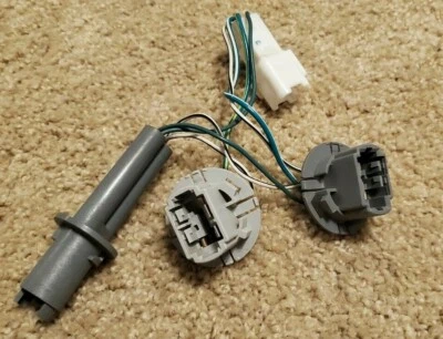 Arnés de luz trasera Toyota Corolla 1998-2002 81555-02070, 8155502070 Foto 1 de 4