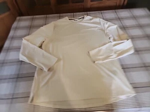 NUEVO CON ETIQUETAS $85 BRADY Aerovent Active Run Camisa Tom Brady Desierto (Crema) L - Imagen 1 de 6