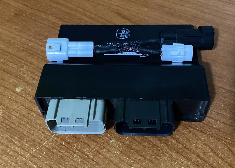 Steuergerät ECU Suzuki GSX-R 600 32920-14J Quickshifter-Launch Control-Pit Limit - Bild 1 von 2