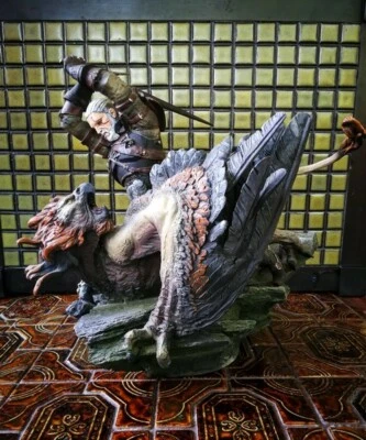 Geralt vs Griffin Statue, Brand New, Collector Statue - Image 1 of 2