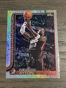 2025-26 Topps Holo Foil #124 Deandre Ayton Portland Trail Blazers - Bild 1 von 2