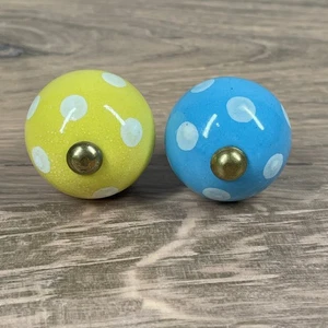 Gepunktete Keramik Knöpfe blau und gelb Schrank Schubladengriffe 2er Set - Bild 1 von 7