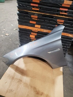 Guardabarros izquierdo conductor compatible con BMW 528i 1437578 11-16 Foto 1 de 4