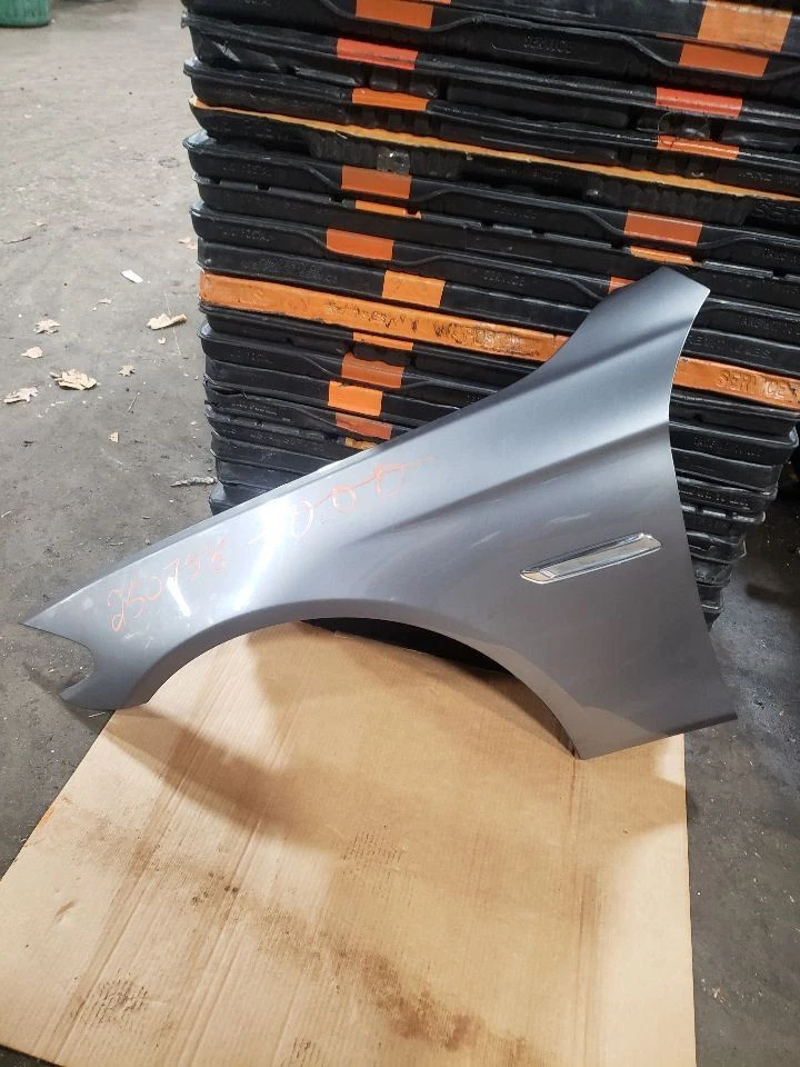 Driver Left Fender Fits 11-16 BMW 528i 1437578 - Image 1 of 4