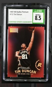 1997-98 Tim Duncan Skybox Premium RC Rookie #112 grado CSG 8,5 quasi nuovo/mt + Spurs - Foto 1 di 2