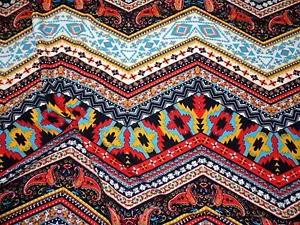 Bedruckter Liverpool Strukturstoff 4 Wege Stretch Chevron Paisley Aztekenrot I201 - Bild 1 von 1