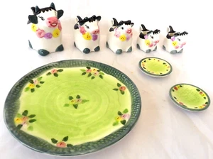 SERVICE VACHE 6 PICHETS 2 PETITES ASSIETTES ET 1 GRANDE POUR POUPEE - Imagen 1 de 5