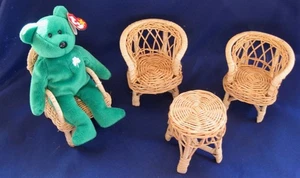 Mueble de muñeca tejido de mimbre de ratán de 4 piezas 3 sillas mesa para muñeca de 8 a 10 pulgadas - Imagen 1 de 6