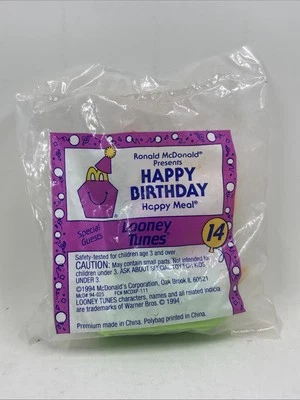 Винтажная, новая нераспакованная игрушка McDonald's Happy Birthday LOONEY TUNES Bugs Bunny & Daffy Duck Meal - Изображение 1 из 2
