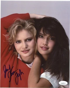 Foto firmada por Jennifer Jason Leigh 8x10 certificado de autenticidad JSA tiempos rápidos rara autografiada completa - Imagen 1 de 2