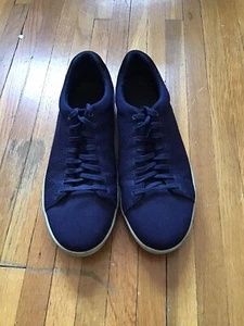 Luxe VINCE Men's Size 11 Solid Navy Blue Perforated Textile Casual Sneakers,MINT - Picture 1 of 6