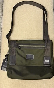 Tumi 22371OlhAlpha Brabo Beale Crossbody Umhängetasche Olivgrün/Braun - Bild 1 von 7