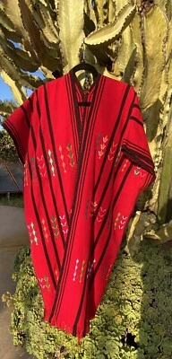 Poncho de Colección Abrigo Serape Maya Guatemalteco Bordado Tejido a Mano Textil Púrpura Rojo Foto 1 de 4