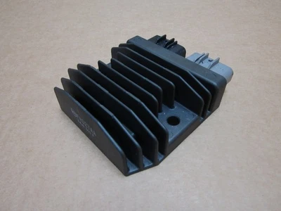 Triumph Street Triple RS 2025 3,458 miles regulator rectifier (15492) - Изображение 1 из 4