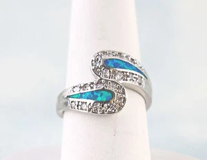Laborgefertigter Blue Fire Opal & 18 CZ Ring Sterlingsilber mit Rhodium #9 - Bild 1 von 2