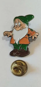 Pin's Disney  , Timide  ( Blanche Neige et les 7 nains ) - Picture 1 of 2
