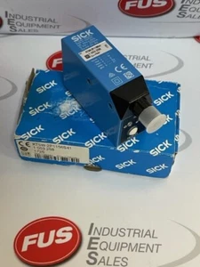 Sick KT5W-2P1156S41 Contrast Sensor - Picture 1 of 3