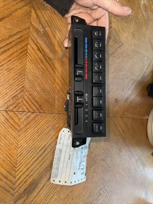 Infiniti G20 1996 control de calefacción Foto 1 de 4