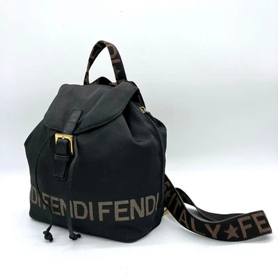 Mochila FENDI Nylon Herrajes Dorados Logo Línea Negra Hecha en Italia 06245 Foto 1 de 4