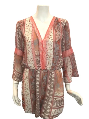 Mameluco BCBGENERATION NUEVO CON ETIQUETAS Borde de Encaje y Estampado de Cachemira Mangas Campana Talla Pequeña NUEVO Foto 1 de 4