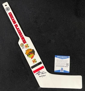 Mini palo de portería de plástico firmado por los Chicago Blackhawks Glenn Hall Beckett Certificado de autenticidad - Imagen 1 de 1