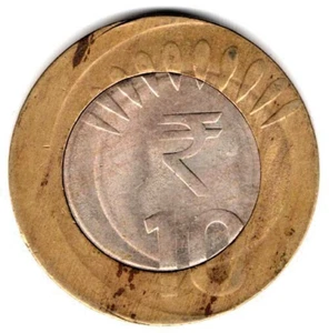 ERROR #2013 - 10 RUPEE INDIA REUPBLIC SHIFTING ERROR BI-METALIC 1 COIN-WT.7.71 - Picture 1 of 2
