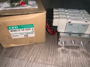 ¡¡¡Nuevo en caja!!! Colector de válvulas neumáticas CKD (#M4GB210-C8-E2HF-4-3) - Imagen 1 de 6