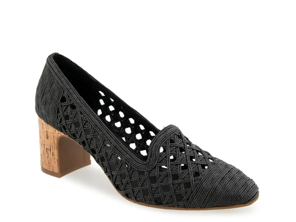 Woman's Dress Shoes Aerosoles Melo Pump - Image 1 of 1