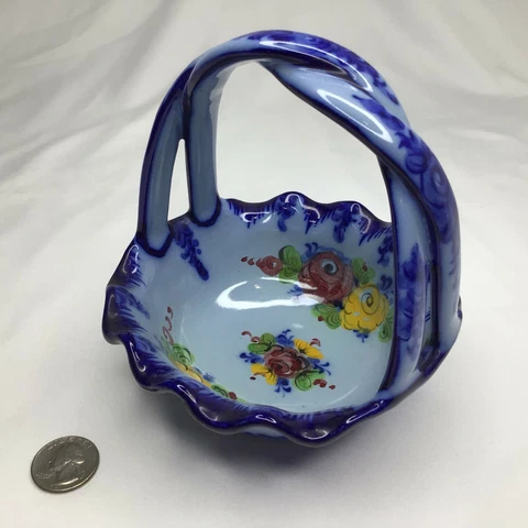 VINTAGE CERMIC BASKET 5" VESTAL ALCOBACA PORTUGAL GLAZED HAND PAINTED FLORAL Cover