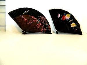 VINTAGE BLACK FANS SET OF TWO,BOTH ARE FLORAL WITH BIRDS - Picture 1 of 6