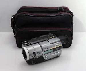 SONY HANDYCAM DCR-TR7000E CAMCORDER HI8 / 8MM / DIGITAL-8 VIDEO-8 VIDEO CAMERA - Picture 1 of 4