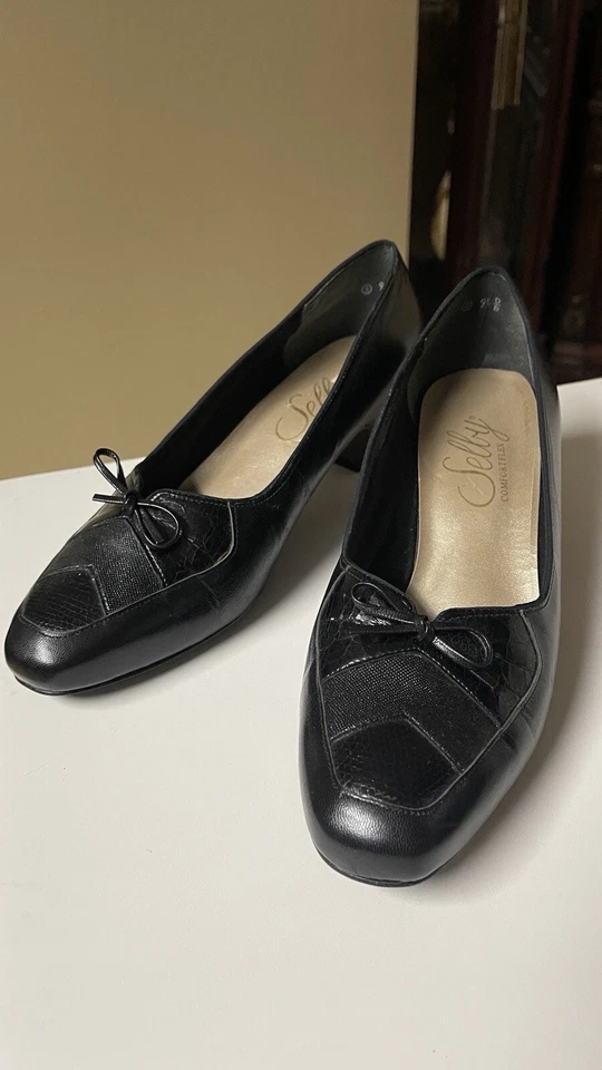 Vintage Selby women’s black leather loafers shoes size 9.5 - Image 1 of 4