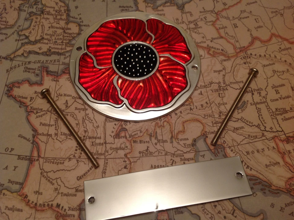 Red Enamelled Poppy Grille Car Badge with Grille Fixings British Legion 2 ALUM - Image 1 of 3