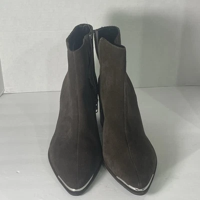 Botas de mujer Asos Design 8 negras de gamuza con tachuelas botín occidental Foto 1 de 4