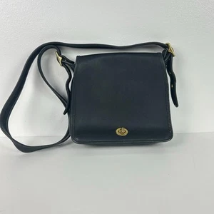 Borsa a tracolla Coach Legacy 9715 vintage in pelle nera con patta ottone chiusura girevole - Foto 1 di 11