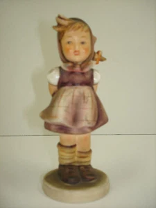 M.I. HUMMEL 1963 FIGURINE GOEBEL W GERMANY COLLECTIBLE! WHICH HAND! - Picture 1 of 5