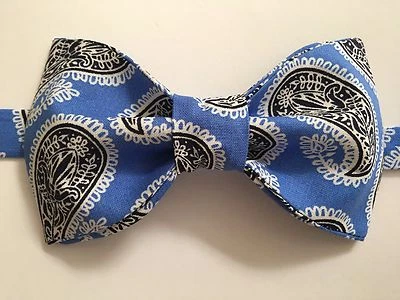 NUEVA Pajarita Personalizada Para Hombre Pre-atada Ajustable Azul/Blanco Paisley Hecha a Mano Foto 1 de 2