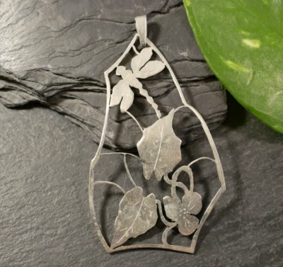 Anhänger Modeschmuck Silberfarben Blüte Libelle Blätter Jugendstil Art Deco - Bild 1 von 4
