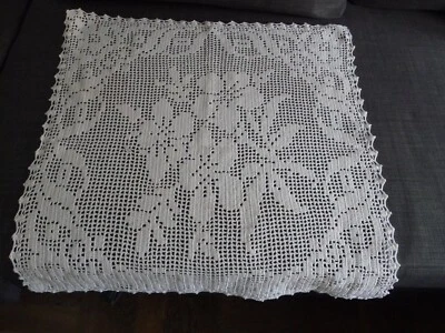 Linge ancien Centre de table   en dentelle crochet blanc  ( ref 8 ) - Photo 1/2