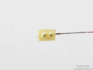 HO Scale Traffic Light / Signal - Red/Red Horizontal with Metal Bezel - Picture 1 of 3