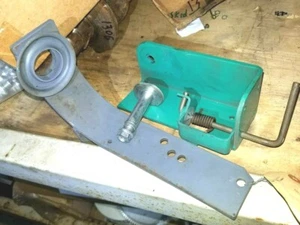 ONAN SWING MOUNT BRACKET BASE ASSEMBLY ONAN 402-0414 NOS - Picture 1 of 4