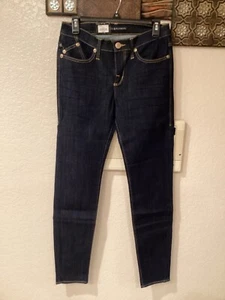 Pantalones de mezclilla ROCK & REPUBLIC FLACOS BERLIN azul marino oscuro 30” ancho x 31” entrepierna talla 6 - Imagen 1 de 5