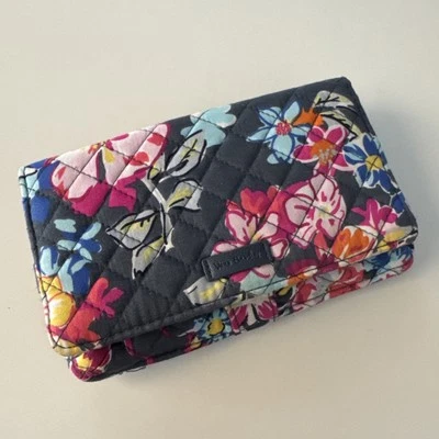 BOLSA BANDOLERA VERA BRADLEY ICÓNICA RFID ALL TOGETHER 23016-L11 BONITAS FLORES POISES Foto 1 de 4