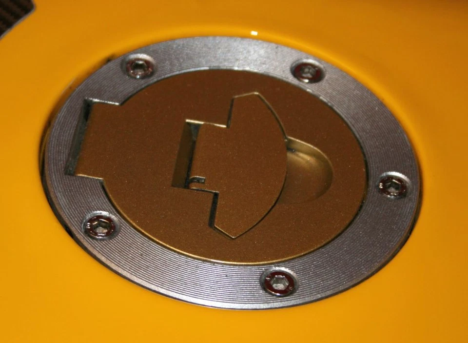 Juego de pernos de acero inoxidable para tapa de llenado de combustible Ducati 748 SS ST 848 1098 1198 Monster SS Foto 1 de 1