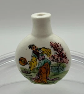 vintage Chinese porcelain snuff bottle (no lid) small collectible miniature - Picture 1 of 4