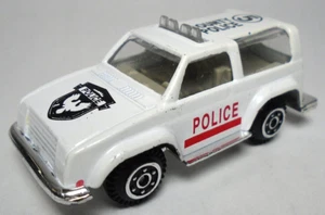 COUNTY POLICE #5 WHITE 1:64 DIECAST 2 1/2" SUV W/ BLACK & RED 8009 MADE IN CHINA - Picture 1 of 6