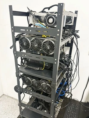 💰 OFERTA FLASH 💰 Plataforma de criptominería con 15 GPU precio de venta sugerido por el fabricante 24.300 USD (como nuevo) Foto 1 de 4